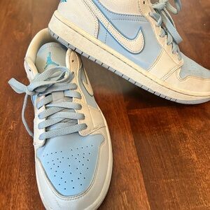 Nike Air Jordan 1 Low SE Reverse Ice Blue White Shoes